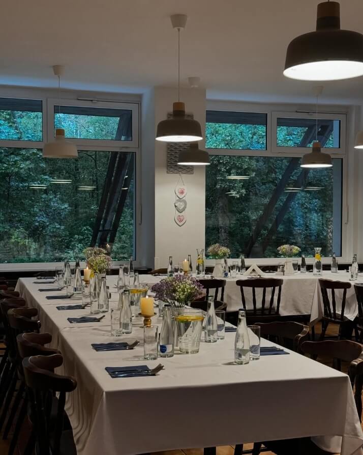 Večerní atmosféra restaurace DIANA