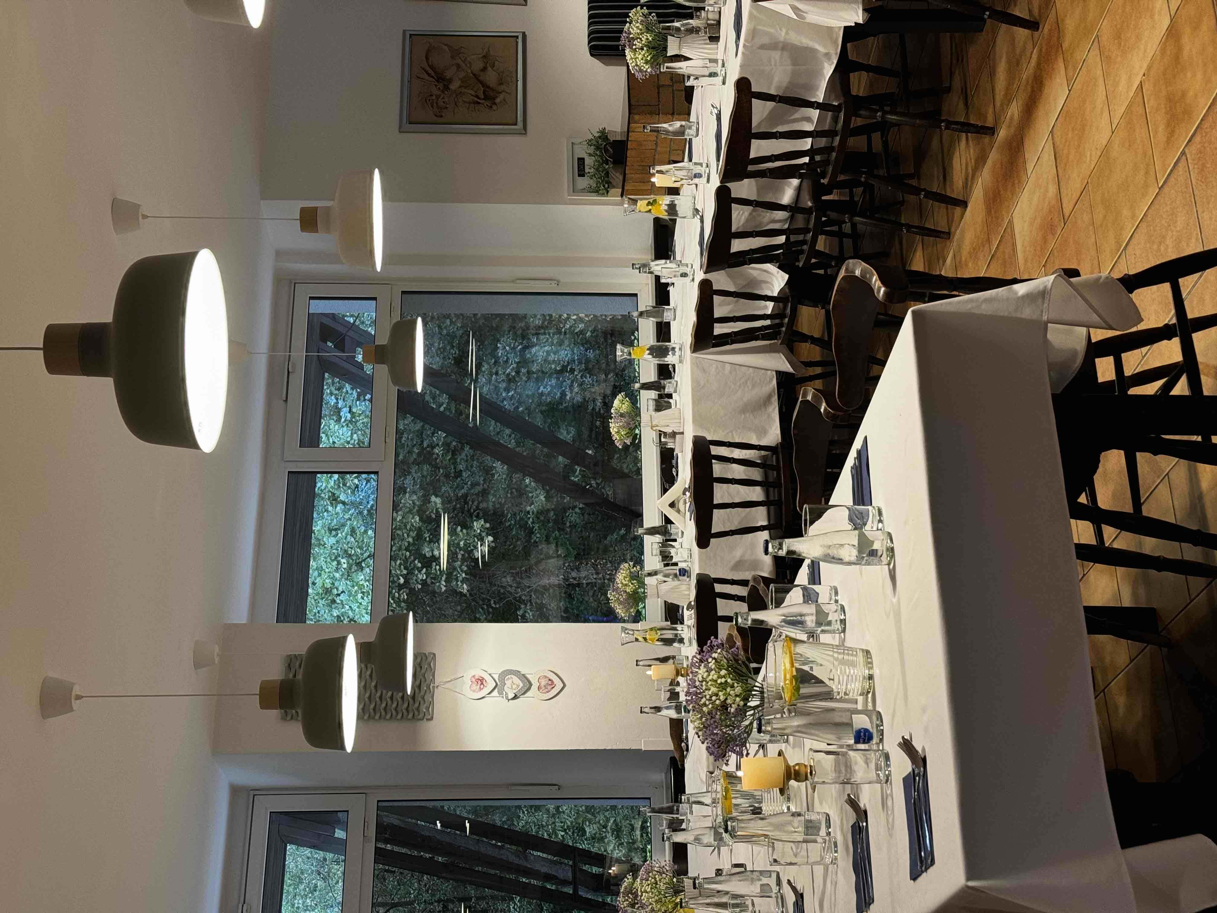 Večerní atmosféra restaurace DIANA