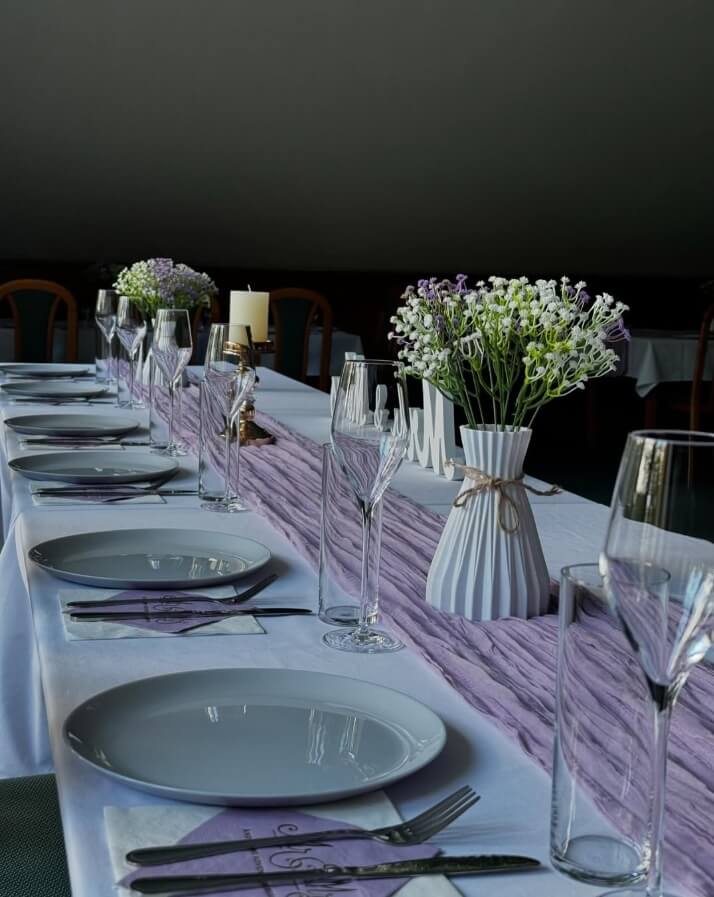 Večerní atmosféra restaurace DIANA