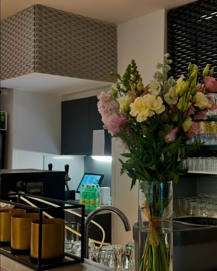 Sál restaurace DIANA večer